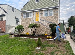 536 Beach 66th St, Arverne, NY 11692