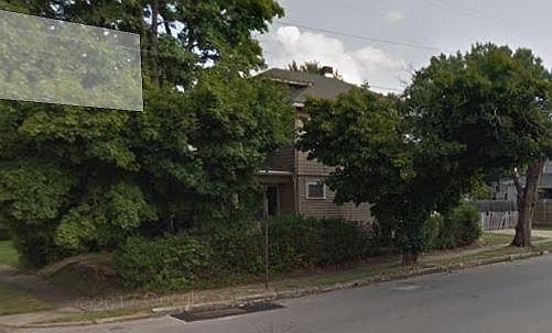 2nd image of 735 Spruce Ave