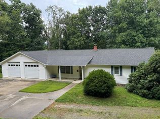 123 Langhorne Ln, Meadows Of Dan, VA 24120