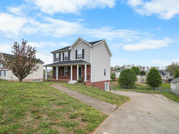 3rd image of 934 Hedge Apple Dr