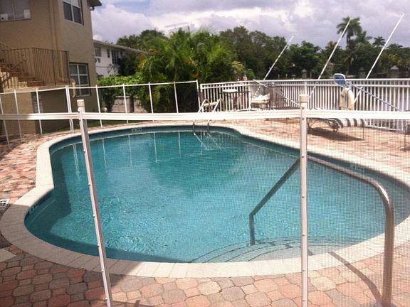 4th image of 2400 NE 25th Pl APT 1