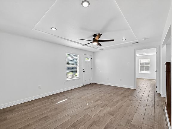 4th image of 3107 Martha St