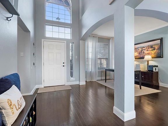 3rd image of 5008 Sailwind Dr