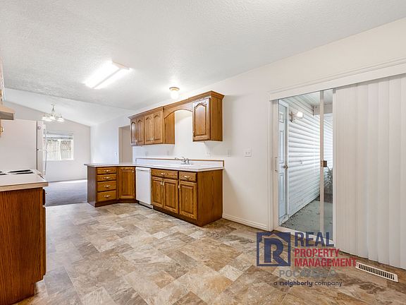 5th image of 1320 E Cedar St APT A