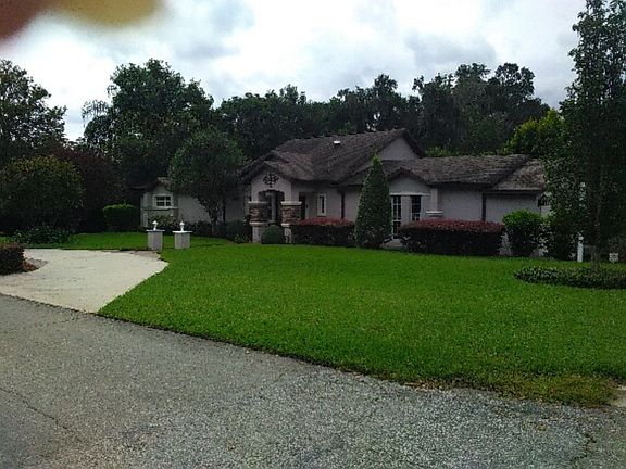 Residence-landscaped corner 