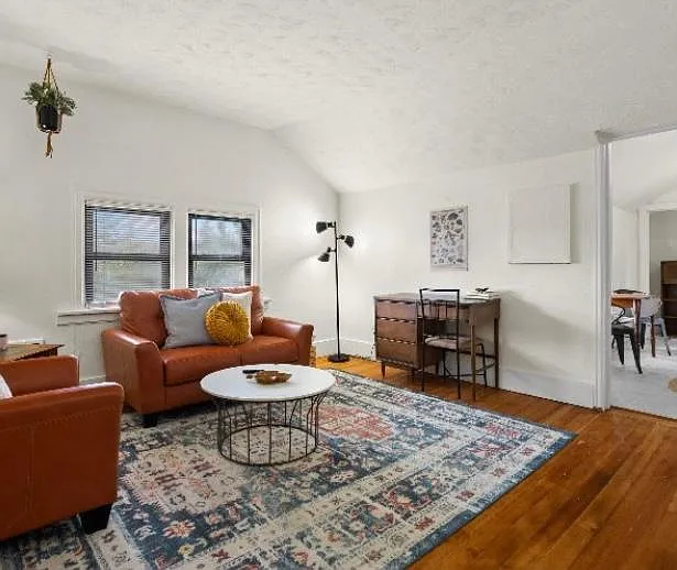 4004 N Baltimore St — Photo 4