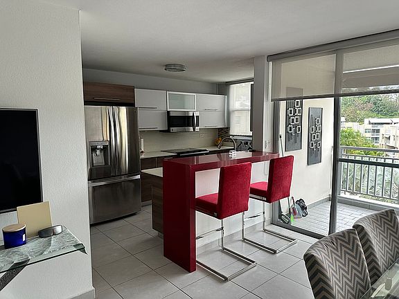 3rd image of 70 Calle Alamanda #2068