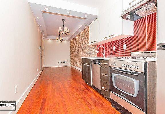 3rd image of 289 Jefferson St #1F