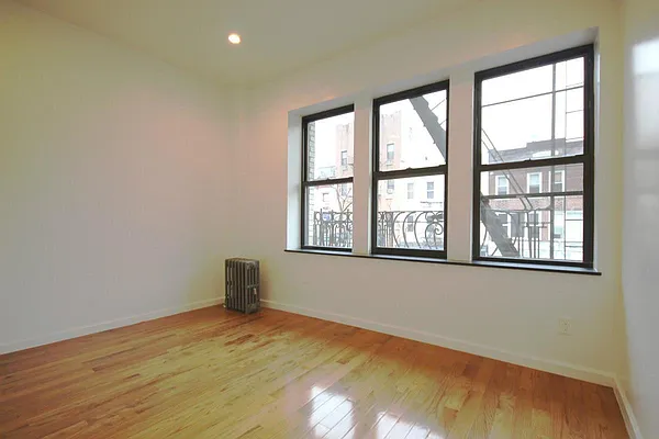 Rented by Oxford Property Group | media 11