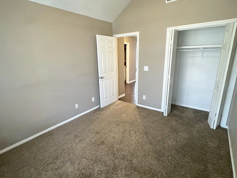 1213 Parliament St — Photo 26