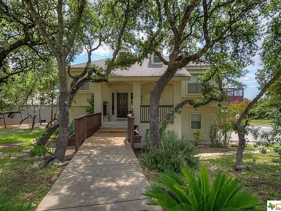 4th image of 711 Lazy Oaks Dr