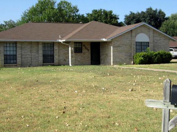 3rd image of 4302 Ponderosa Ln