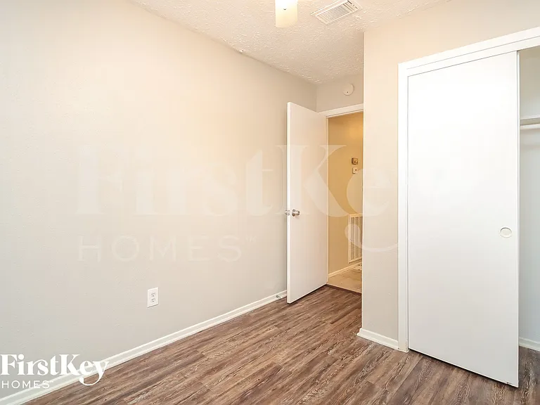 16239 La Terra Dr — Photo 13