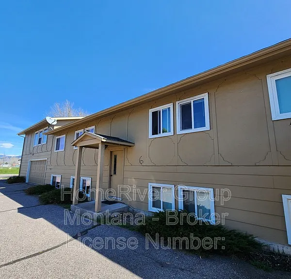 909 Pattee Creek Dr #E — Photo 1