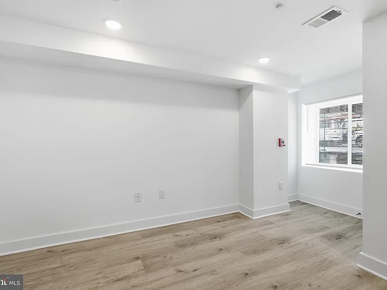 4312 Pennsgrove St #1 — Photo 12