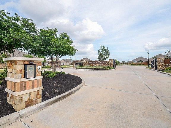 2nd image of 10519 Scrub Oak Dr