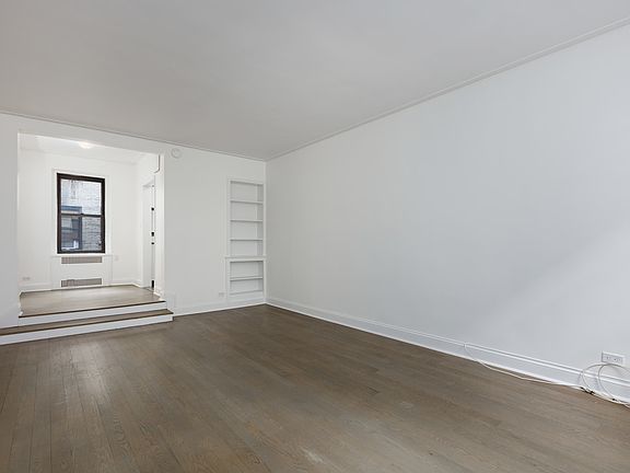 3rd image of 9 W 64th St APT 4F