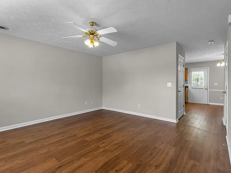 1509 Center Pointe Dr — Photo 2