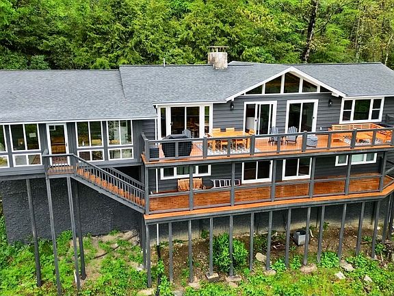 2nd image of 814 Dog Mountain Road