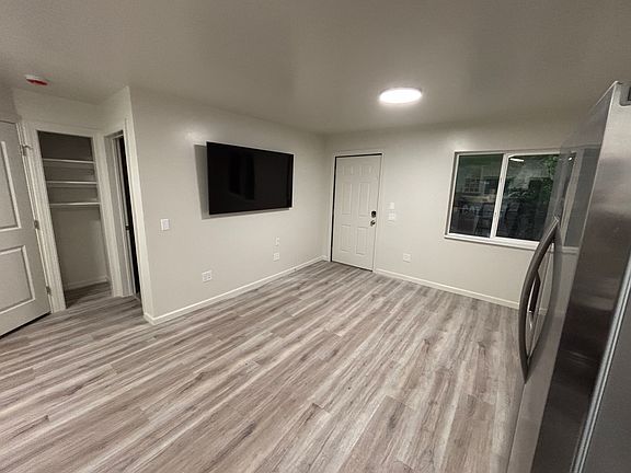 2nd image of 1020 E Lowell Ave