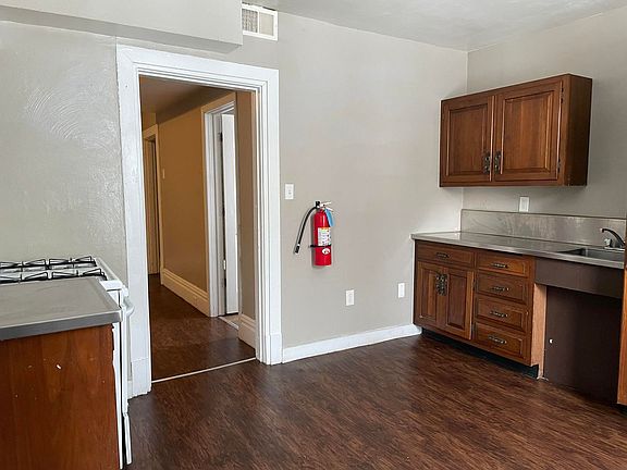 4th image of 304 W Burgess St #2