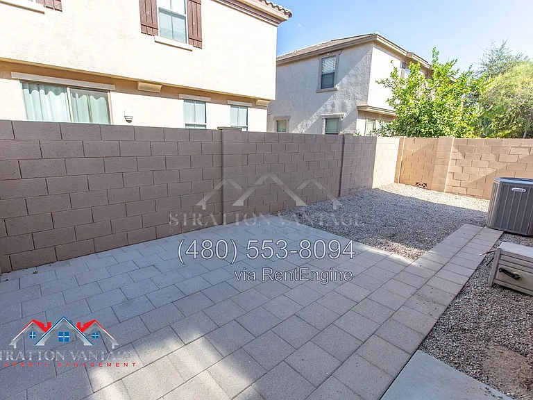 1423 N 81st Ave — Photo 37