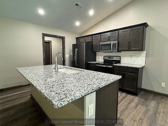 5th image of 1813 Del Mar Cir