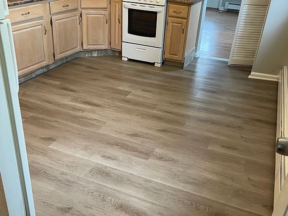 3rd image of 96 Davenport Ave #2R