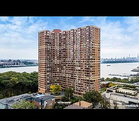 100 Old Palisade Road, #17