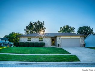 67 Taft Dr, Rochester, IL 62563