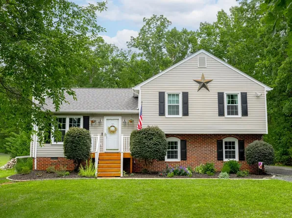 2217 Sunburst Rd, Evington, VA 24550
