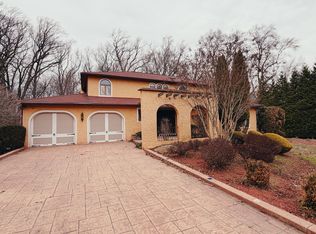 1317 Mettler Rd, Huntingdon Valley, PA 19006