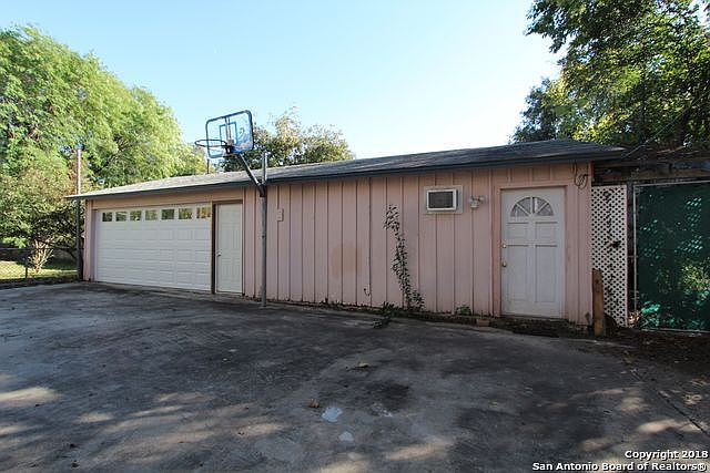 1st image of 234 E Woodlawn Ave