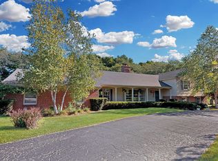 1076 Aberdeen Rd, Inverness, IL 60067