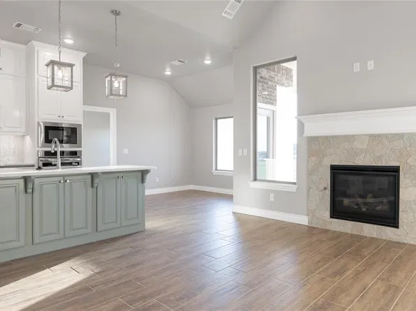645 Straight St, Guthrie, OK 73044