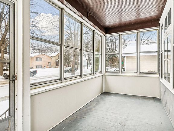4th image of 764 Bayard Ave