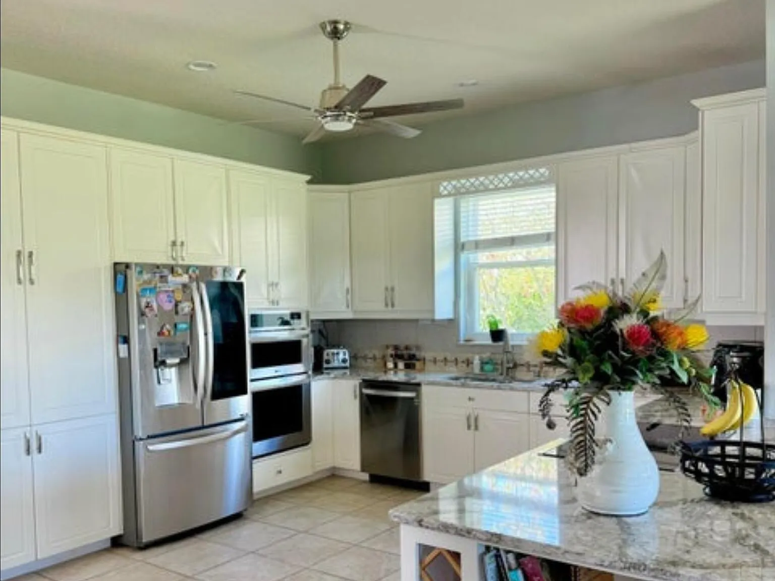 3 bed, 2.0 bath, 1917 sqft, $3,800 — Photo 3