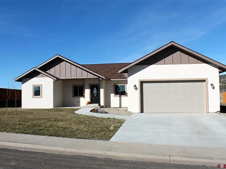 1394 Kremer Dr — Photo 1