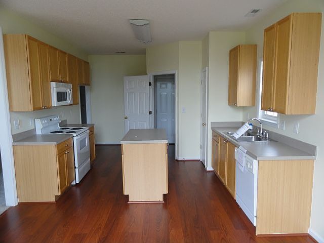 2nd image of 305 Stansbury Ln