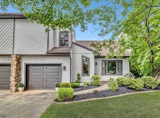 15 Independence Dr, Hillsborough, NJ 08844