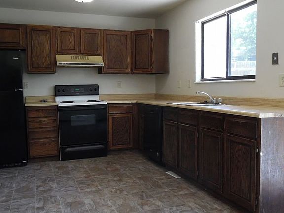4th image of 4905 Montebello Dr