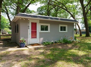 52705 35 1/2 St, Paw Paw, MI 49079