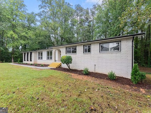 4th image of 758 Springlake Rd