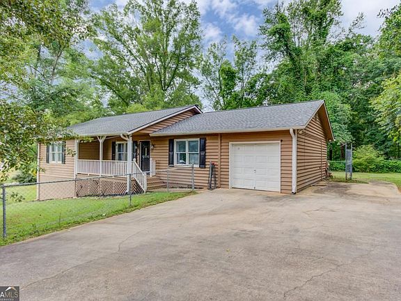 2nd image of 3305 Ladd Dr