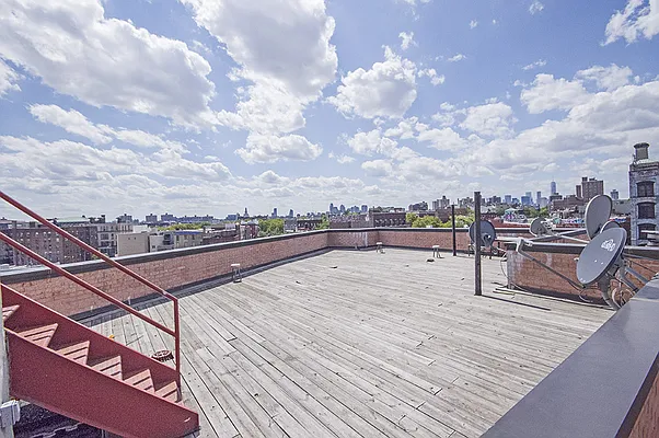 Rented by Level Group | media 13