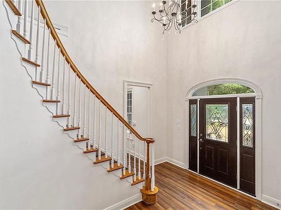 2nd image of 109 Pinetop Cir