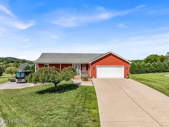 326 Oak Vista Dr, Dandridge, TN 37725