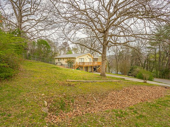 2nd image of 11619 Holly Cir