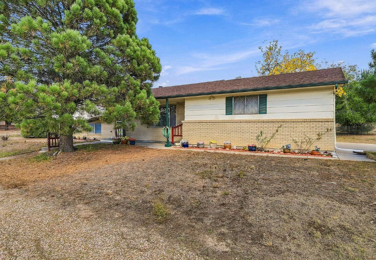 4 bed, 2.0 bath, 2076 sqft, $2,505 — Photo 4