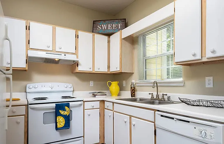 The Falls and Woods of Hoover Apartments — Photo 45